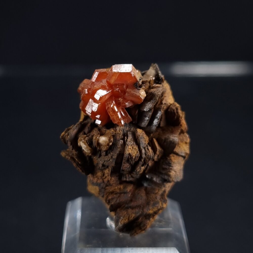 Vanadinite on siderite
