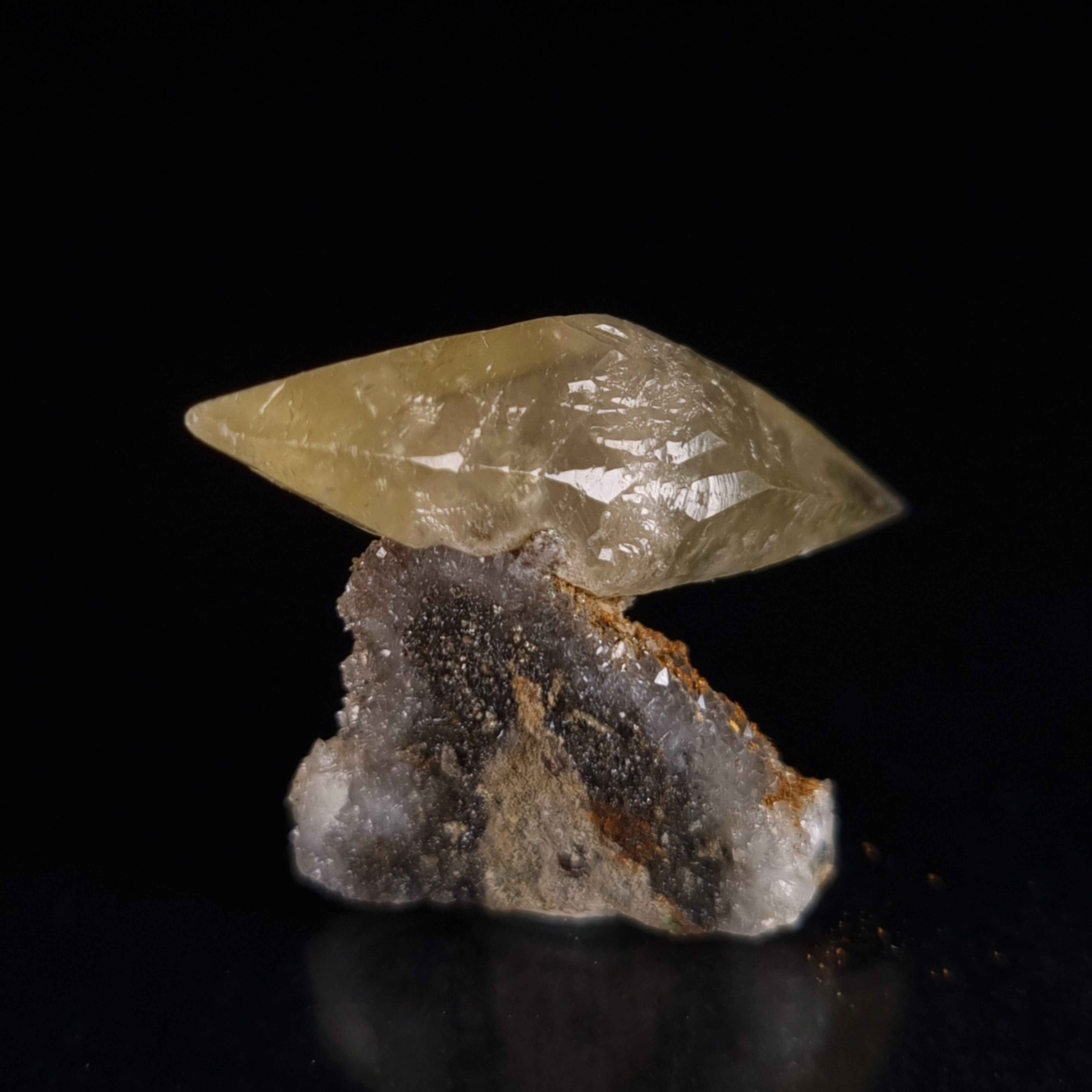 Calcite on quartz